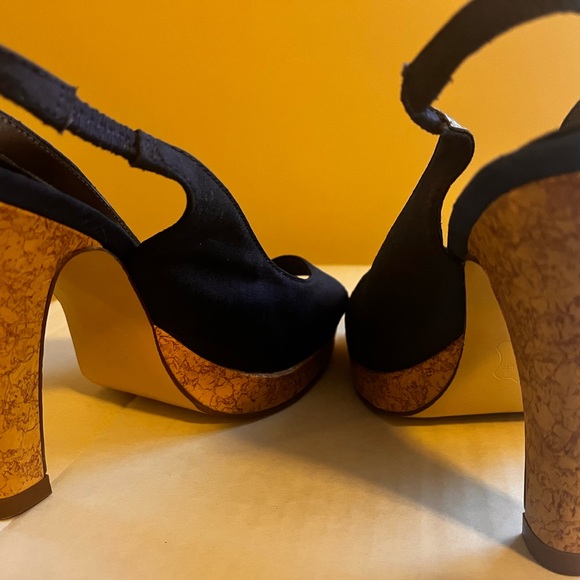 Unlisted open toe platform heel - Picture 4 of 6